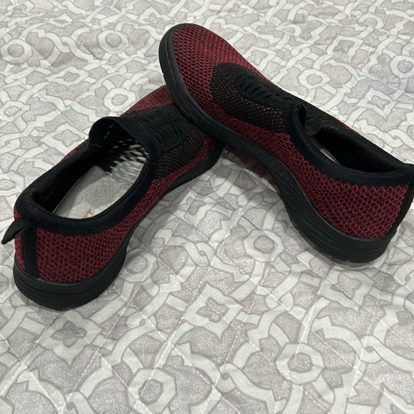 J Sport - Memory Foam slip on all Terra Traction - Picture 3 of 8